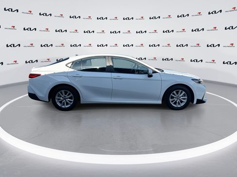 Used 2025 Toyota Camry LE FWD image 9