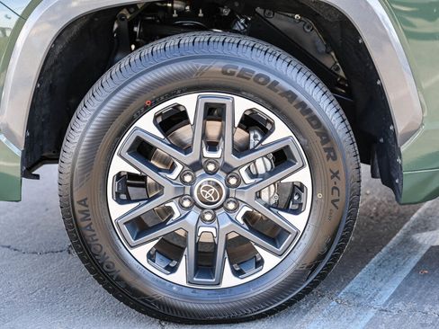 Used 2022 Toyota Tundra Limited image 11