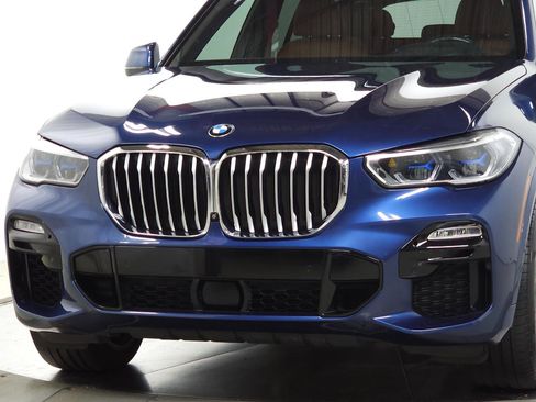 Used 2019 BMW X5 xDrive40i w/ M Sport Package AWD/4WD image 2