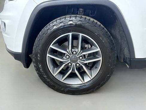 Used 2020 Jeep Grand Cherokee Limited AWD/4WD image 39