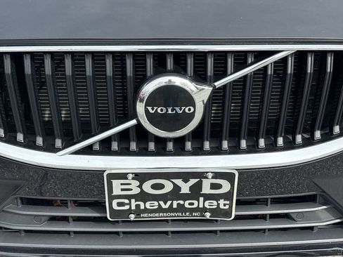 Used 2022 Volvo XC60 B5 Momentum w/ Climate Package image 31