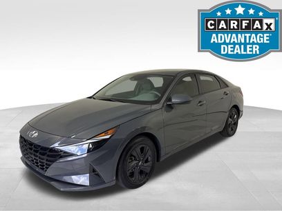 Used 2023 Hyundai Elantra SEL w/ Preferred Accessory Package