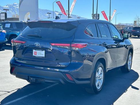 Used 2022 Toyota Highlander LE image 5