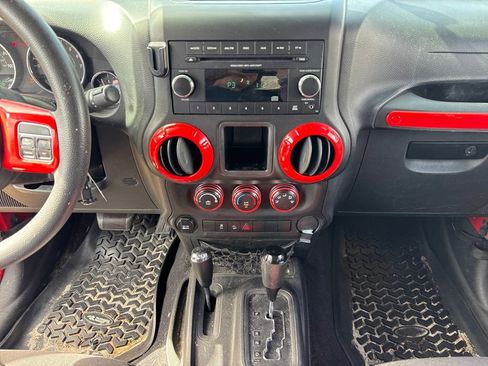 Used 2013 Jeep Wrangler Unlimited Sport image 23