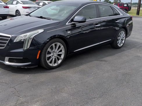 Used 2019 Cadillac XTS FWD image 4