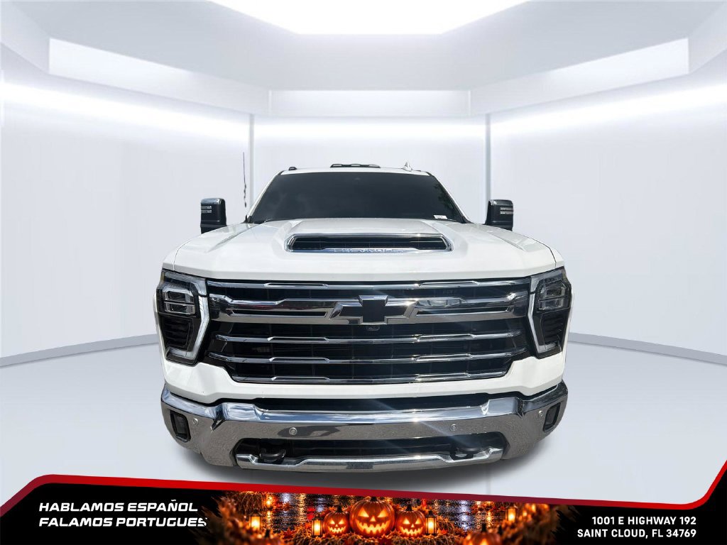Used 2025 Chevrolet Silverado 2500 LTZ w/ LTZ Premium Package AWD/4WD image 8