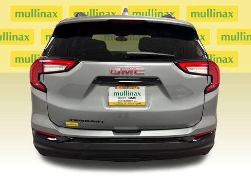Used 2023 GMC Terrain SLE w/ Driver Convenience Package FWD image 18