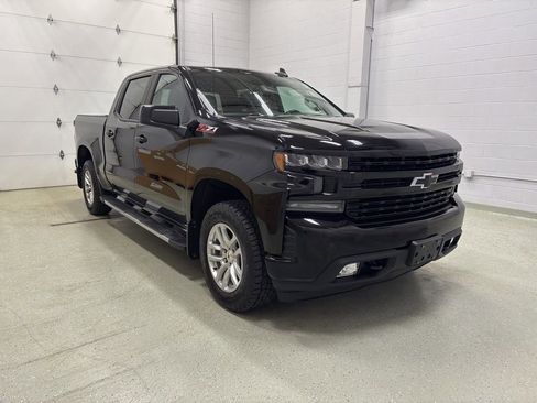 Used 2022 Chevrolet Silverado 1500 RST w/ Z71 Off-Road Package image 2