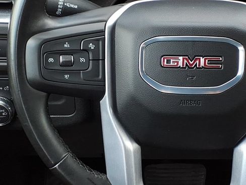 Used 2024 GMC Yukon XL SLT RWD image 10
