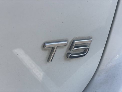 Used 2015 Volvo XC60 T5 Premier FWD image 6