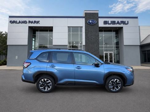 Used 2025 Subaru Forester AWD/4WD image 4