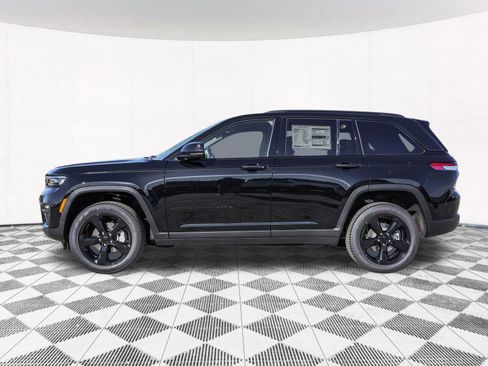 New 2025 Jeep Grand Cherokee Limited w/ Black Appearance Package image 8