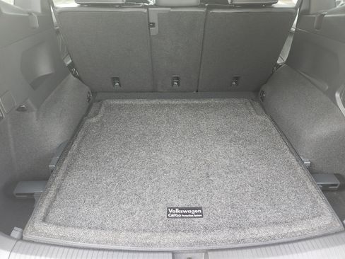 Used 2022 Volkswagen Tiguan SEL R-Line image 24