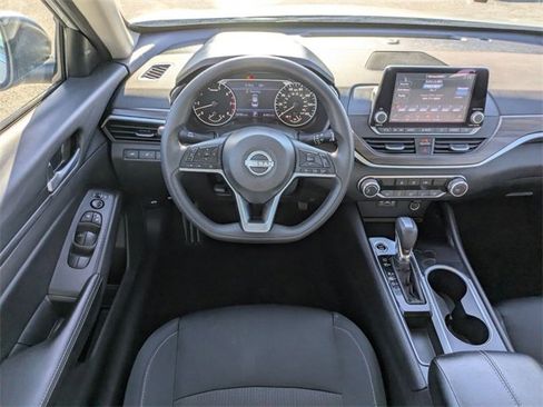 Used 2024 Nissan Altima 2.5 SV image 30
