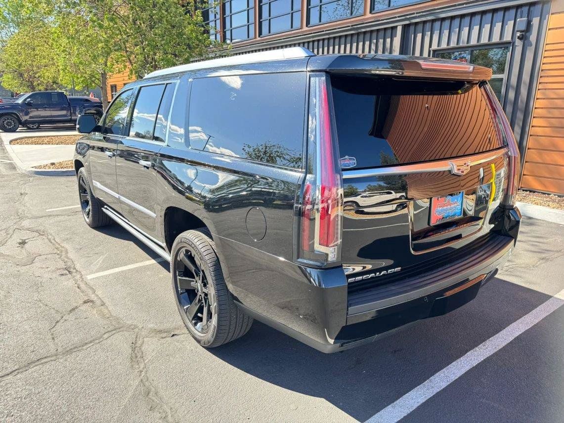 Used 2019 Cadillac Escalade ESV Premium Luxury AWD/4WD image 3