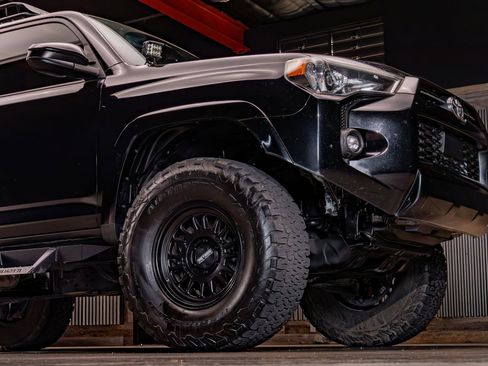 Used 2021 Toyota 4Runner SR5 AWD/4WD image 11