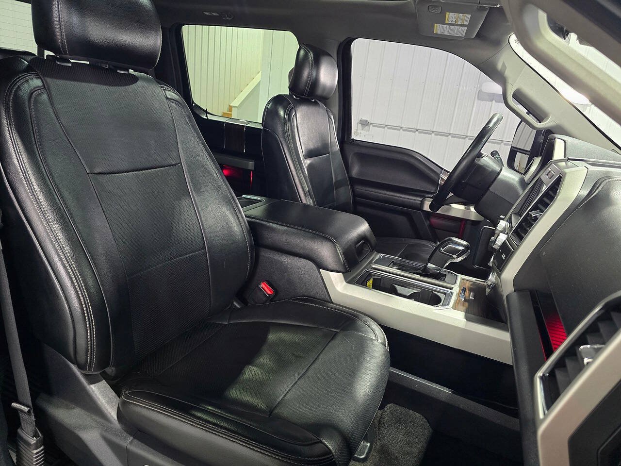 Used 2017 Ford F150 Lariat w/ Equipment Group 502A Luxury AWD/4WD image 9