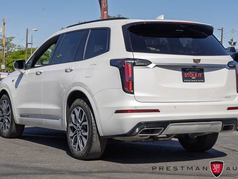 Used 2022 Cadillac XT6 Sport w/ Technology Package AWD/4WD image 17