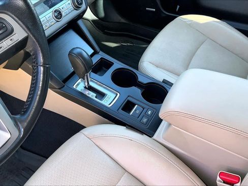 Used 2016 Subaru Outback 2.5i Limited AWD/4WD image 16