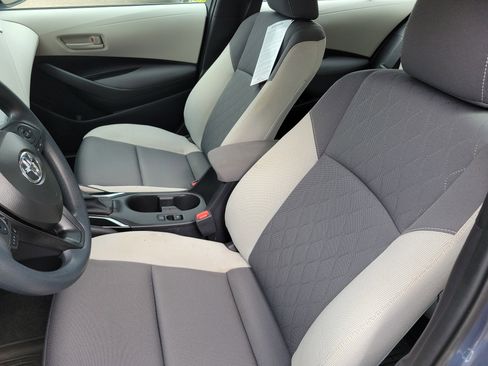 Used 2025 Toyota Corolla LE w/ Convenience Package image 4