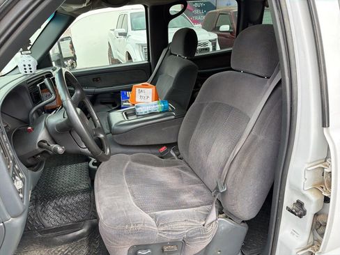 Used 2002 Chevrolet Silverado 2500 LS w/ Electrical Convenience Pkg AWD/4WD image 11