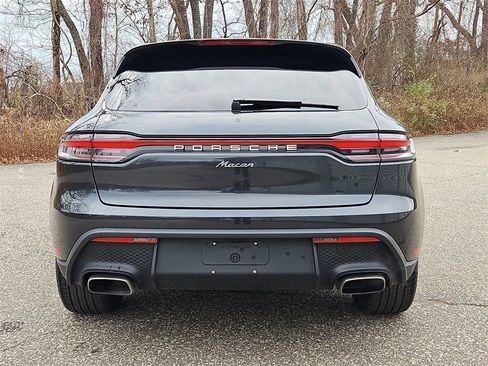 Certified 2025 Porsche Macan image 6