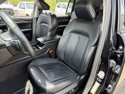 Used 2021 Jeep Grand Cherokee L Limited AWD/4WD image 17