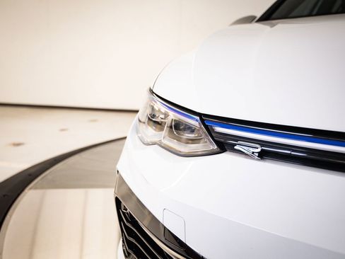 Used 2024 Volkswagen Golf R AWD/4WD image 13