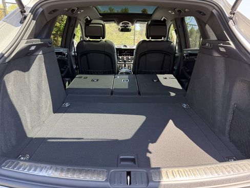 Used 2025 Porsche Macan Loaner image 35