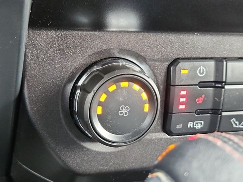 Used 2020 Ford F150 XLT w/ Equipment Group 302A Luxury AWD/4WD image 24