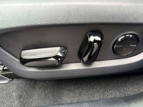 Used 2025 Lexus NX 300h AWD w/ Luxury Package image 20