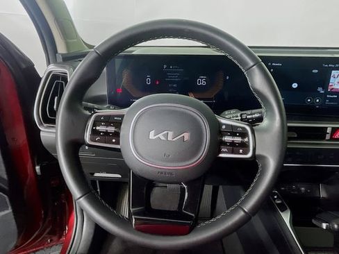 Used 2025 Kia Sorento S FWD image 12