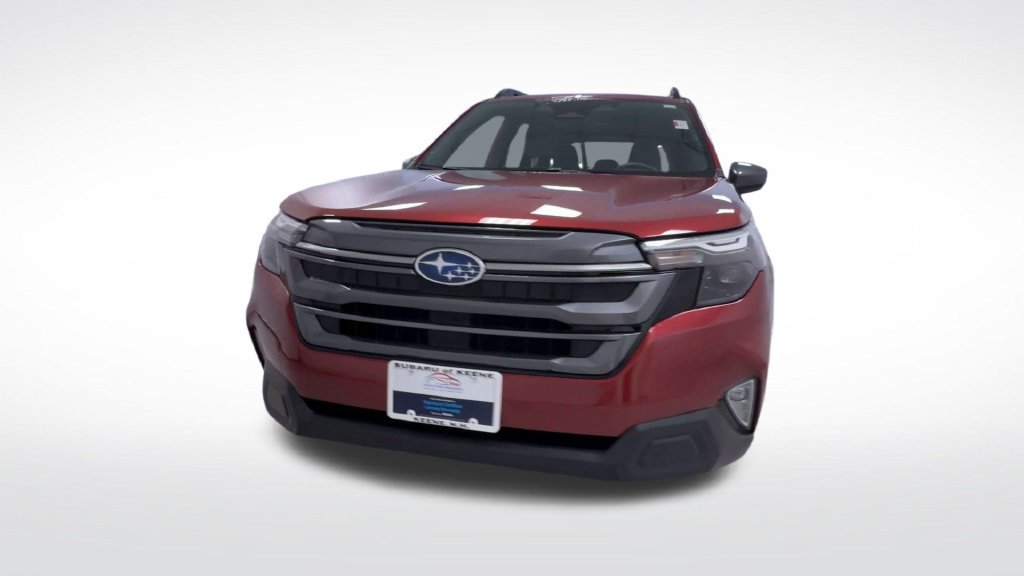 Used 2025 Subaru Forester Premium AWD/4WD image 3