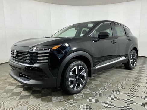 New 2025 Nissan Kicks SV image 2