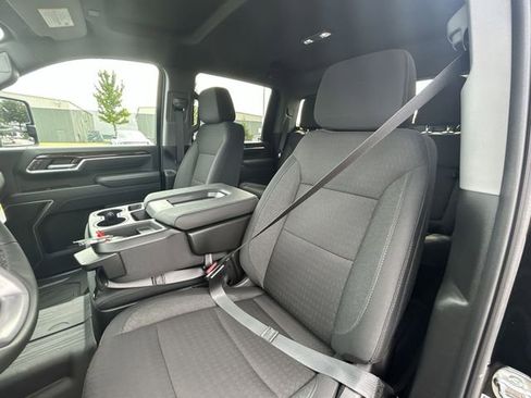 New 2025 GMC Sierra 2500 SLE w/ SLE Value Package; image 36