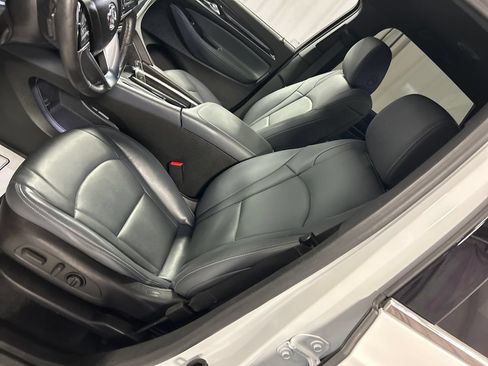 Used 2023 Buick Enclave Essence FWD image 12