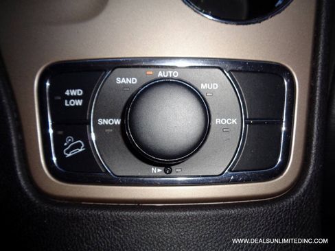 Used 2014 Jeep Grand Cherokee Limited AWD/4WD image 13