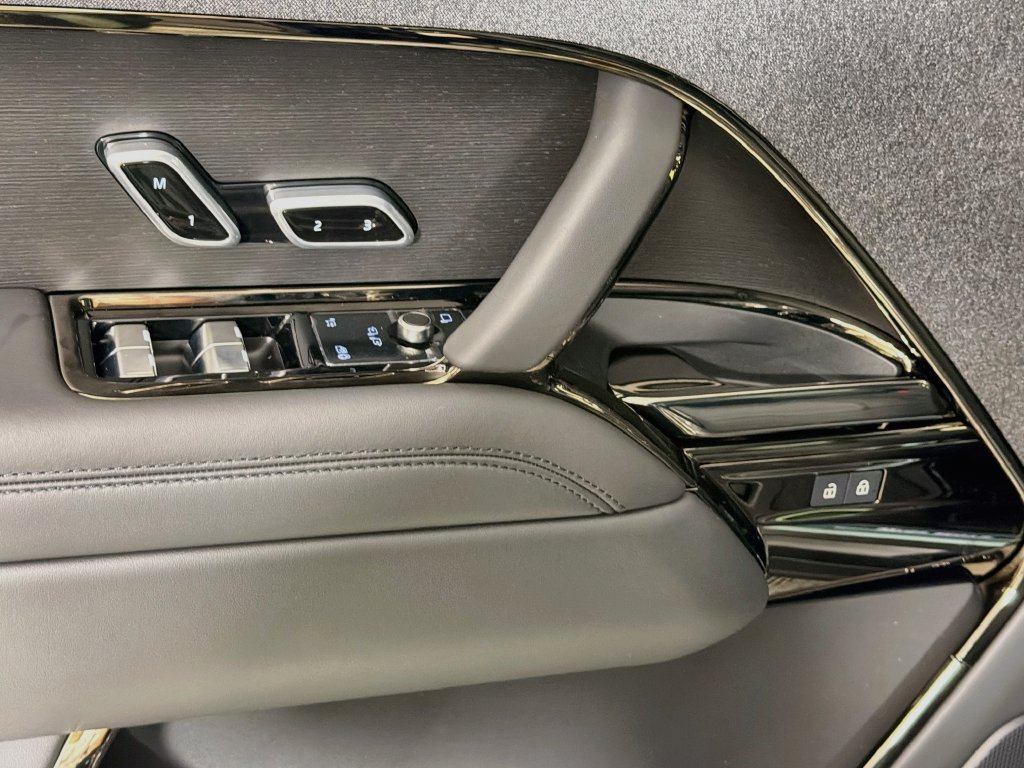New 2027 Land Rover Range Rover Sport Dynamic SE AWD/4WD image 18