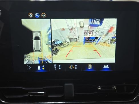 Used 2025 Chevrolet Equinox RS w/ Safety and Technology Package AWD/4WD image 28