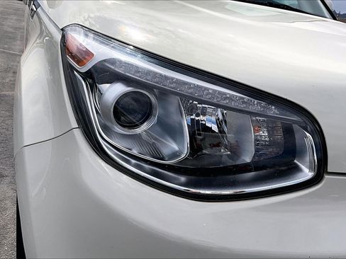 Used 2016 Kia Soul ! w/ Premium Package image 24