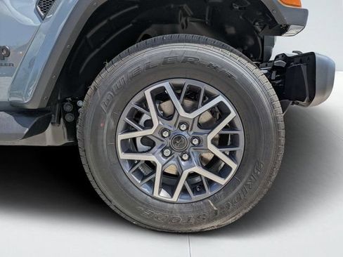 New 2026 Jeep Wrangler Unlimited Sahara AWD/4WD image 10