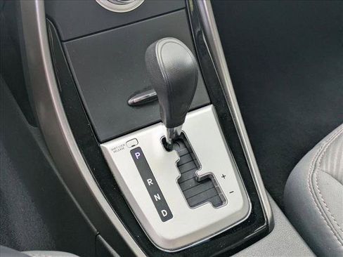 Used 2011 Hyundai Elantra GLS FWD image 11