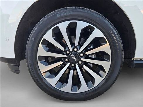 Used 2022 Lincoln Navigator L Reserve AWD/4WD image 28