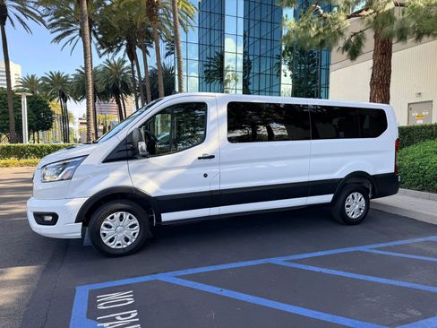 Used 2023 Ford Transit 350 XLT image 3