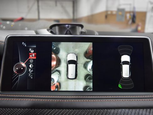 Used 2016 BMW X5 M image 39