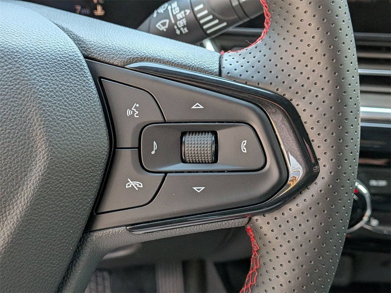 New 2026 Chevrolet Trax RS w/ Driver Confidence Package FWD image 24