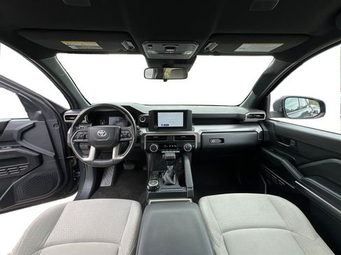 Used 2025 Toyota 4Runner SR5 AWD/4WD image 14
