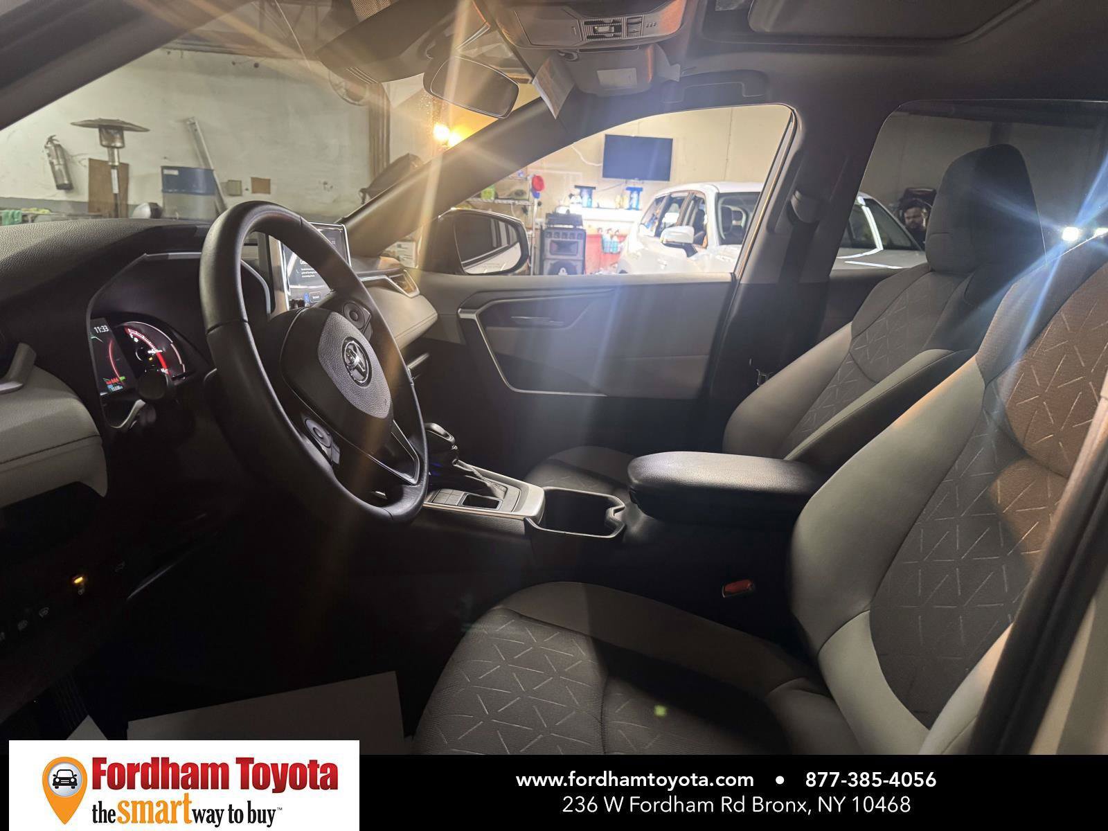 Certified 2025 Toyota RAV4 XLE w/ Convenience Package AWD/4WD image 18