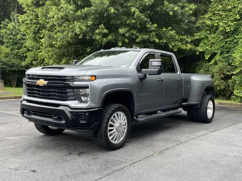 Used 2024 Chevrolet Silverado 3500 W/T AWD/4WD image 5