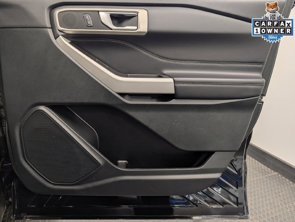 Used 2023 Ford Explorer XLT AWD/4WD image 33
